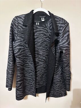 2 Piece Ming Wang Set